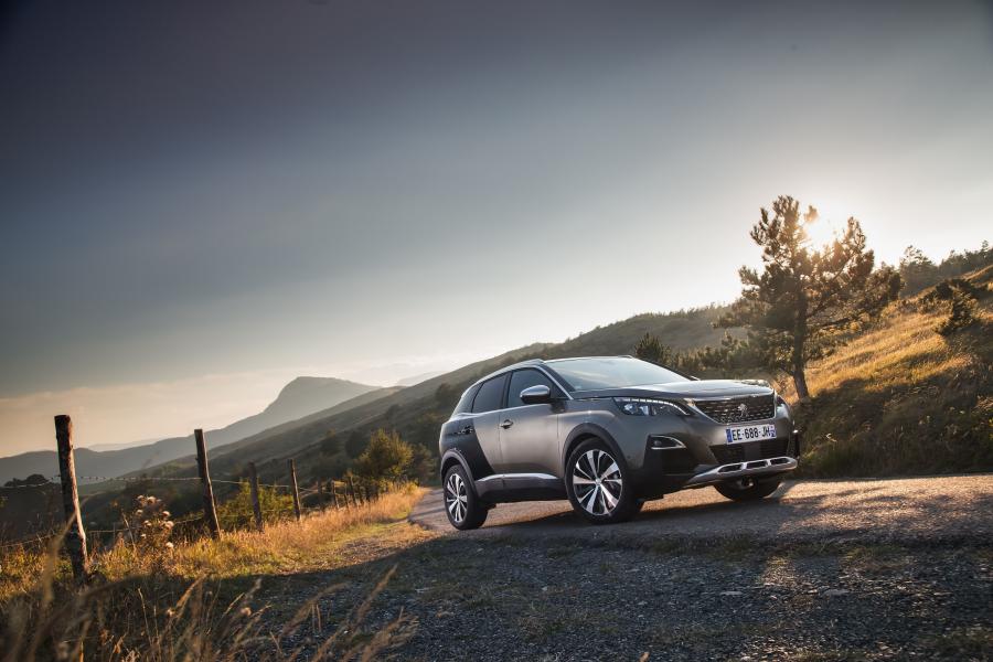  Peugeot 3008 GT 2016 года  (WW) (фото 22 из 42)